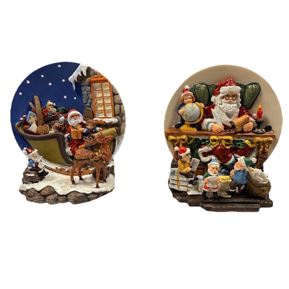 1997 A Christmas Remembered 3D Santa Plates Bundle of 2 w Boxes